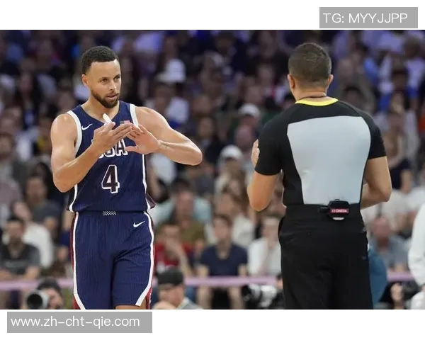 库里现身球队训练场透露恢复进展但未确定回归时间